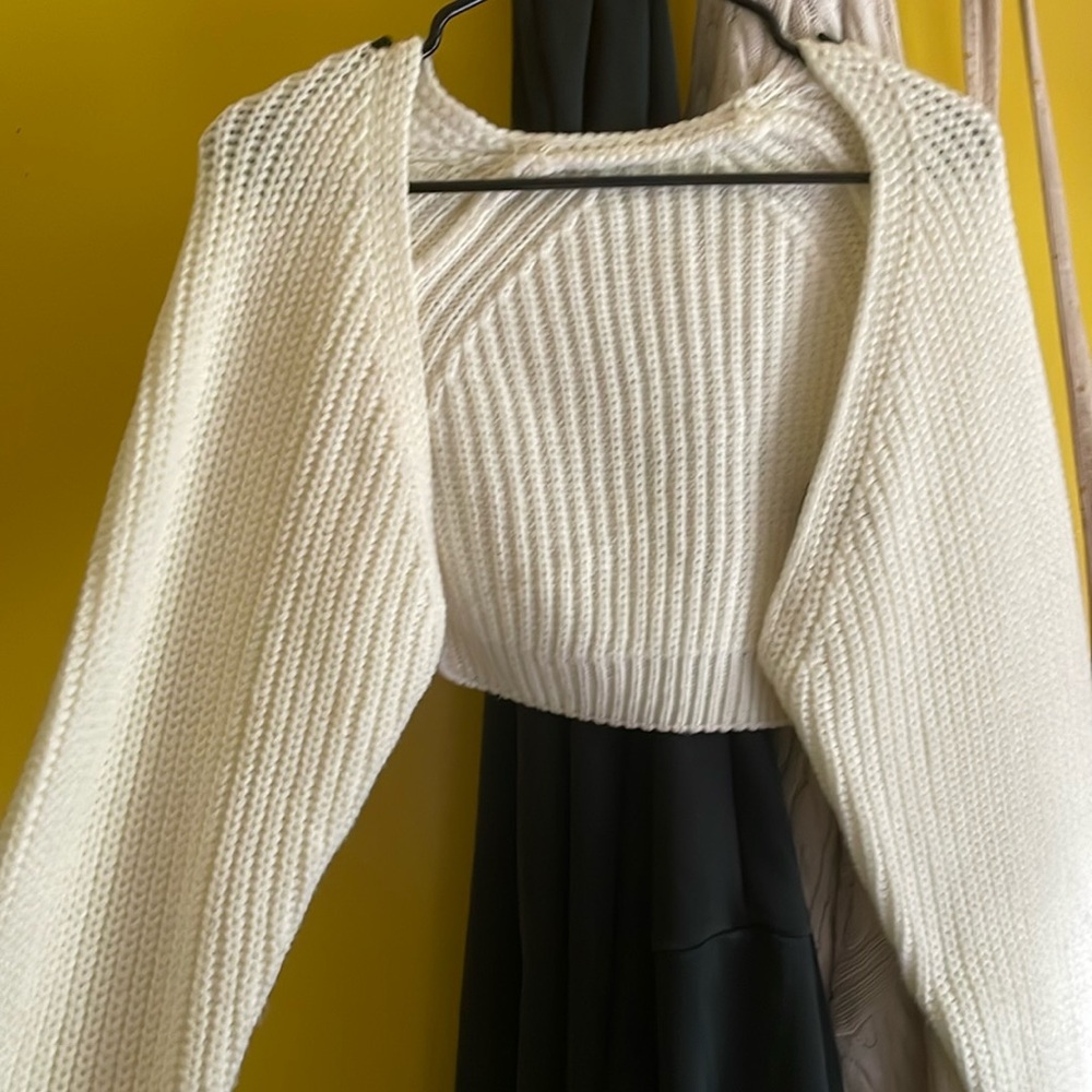 Cream/white sweater